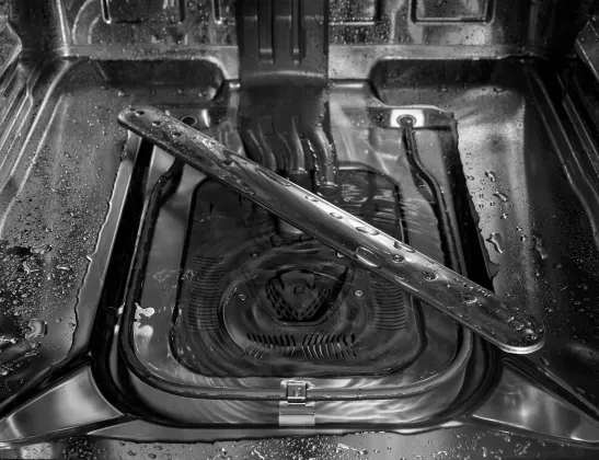 kitchenaid-KDTS424SJP-dishwasher-stainless-interior